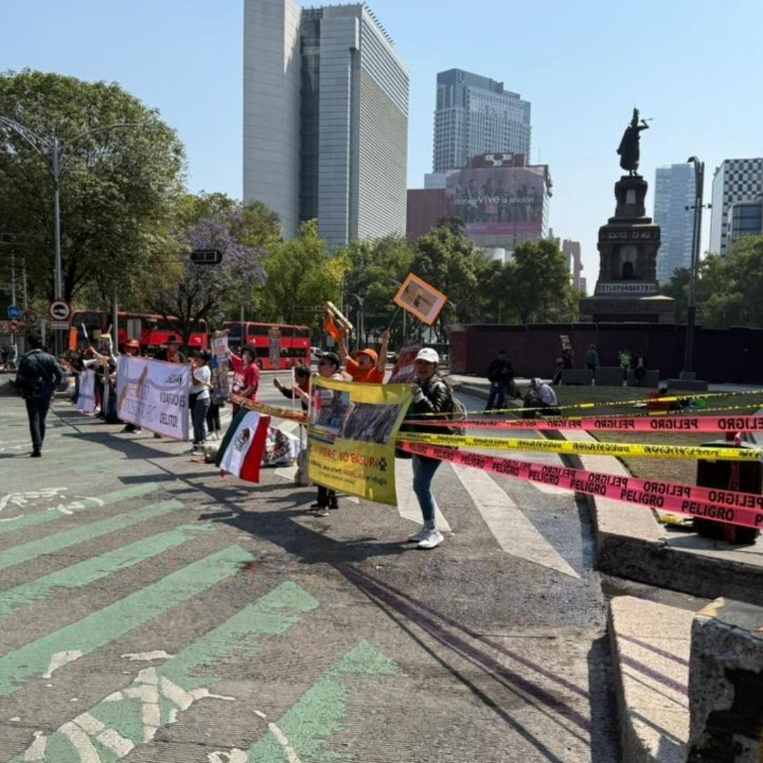 Bloqueo en Reforma e Insurgentes hoy, 13 de abril 2026