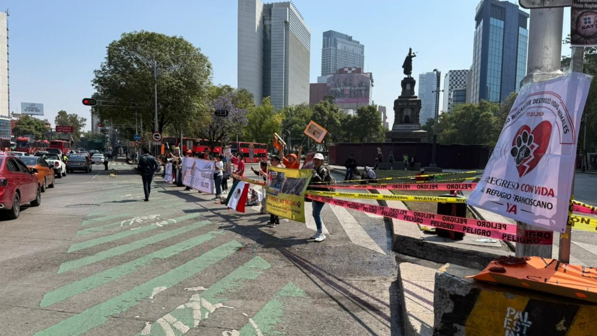 Bloqueo en Reforma e Insurgentes hoy, 13 de abril 2026