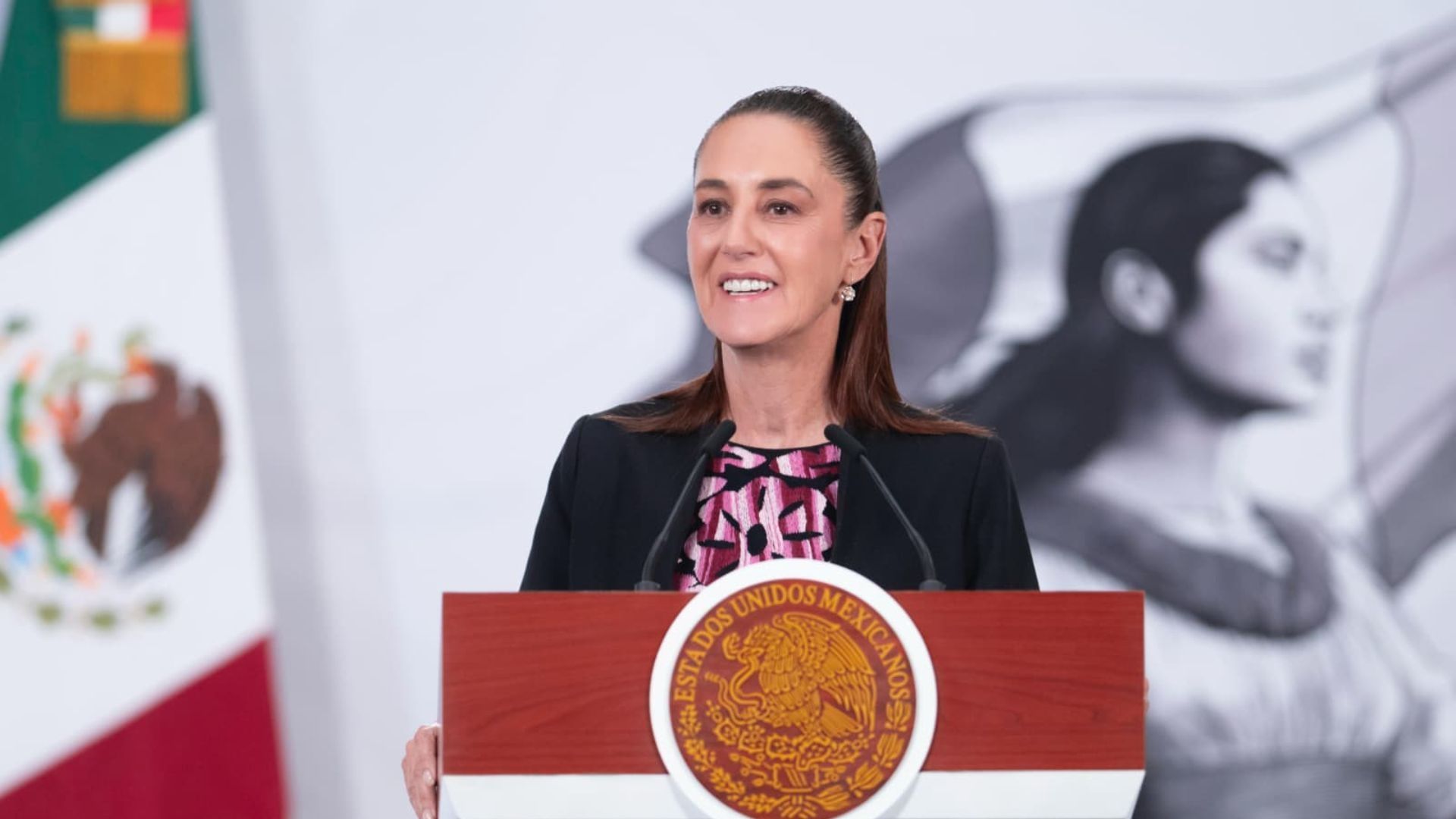 La presidenta Claudia Sheinbaum durante la mañanera de hoy, 13 de abril de 2026.