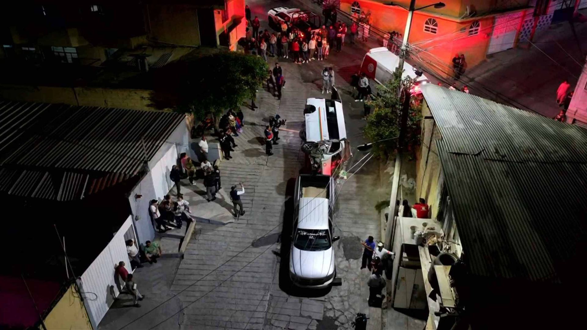 Vuelca Hoy Combi de Pasajeros y Deja Varios Lesionados en Tlalnepantla ...