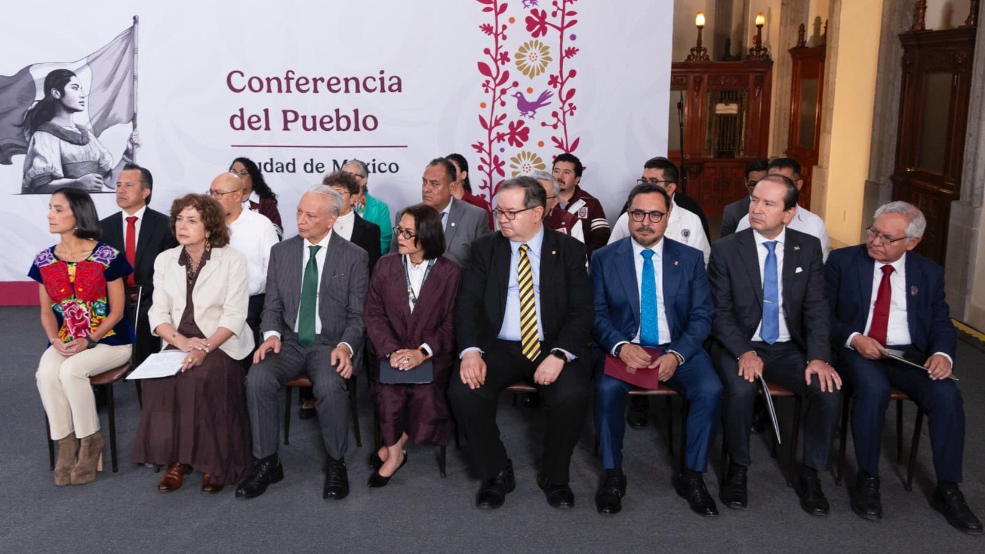 académicos que participan en la revisión de fracking en México