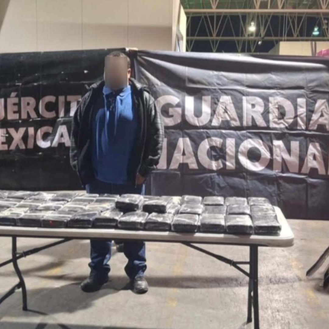 Una Persona Fue Detenida al Transportar Más de 40 Kilos de Presunta Droga en Carretera de Sonora