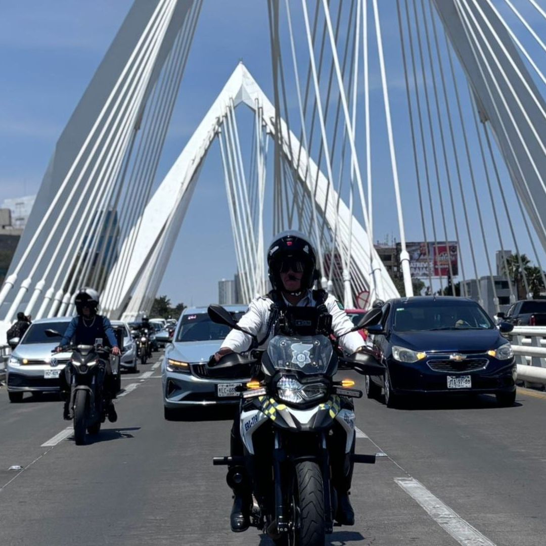 Se manifiestan casi 300 vehículos de plataforma en Guadalajara