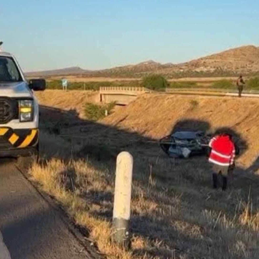 Mueren Tres Jóvenes al Volcar en la Autopista Durango-Torreón