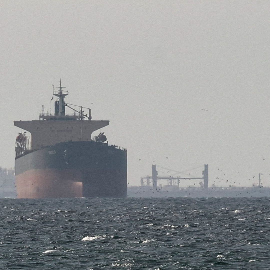 Buques de carga cerca del estrecho de Ormuz. Foto: Reuters | Archivo
