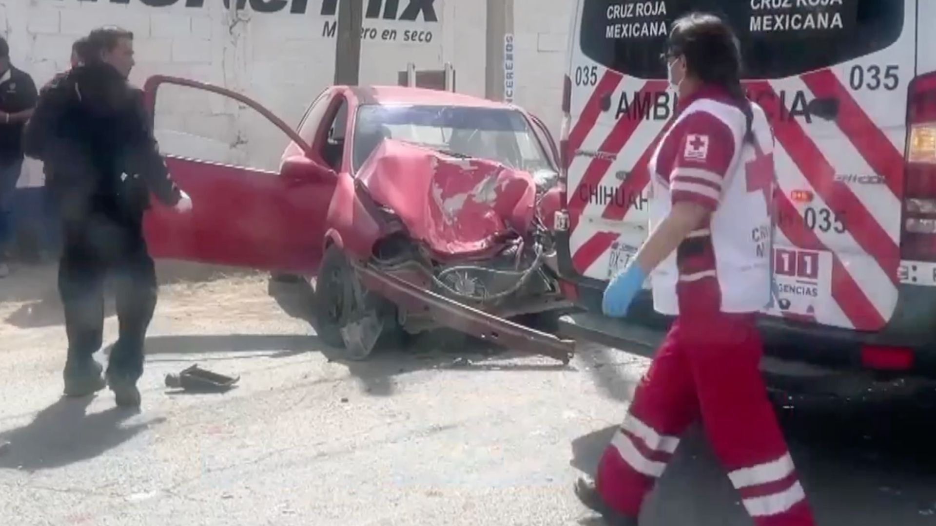 Choque Entre Auto y Tráiler Deja un Lesionado en la Colonia Nuevo Triunfo de Chihuahua