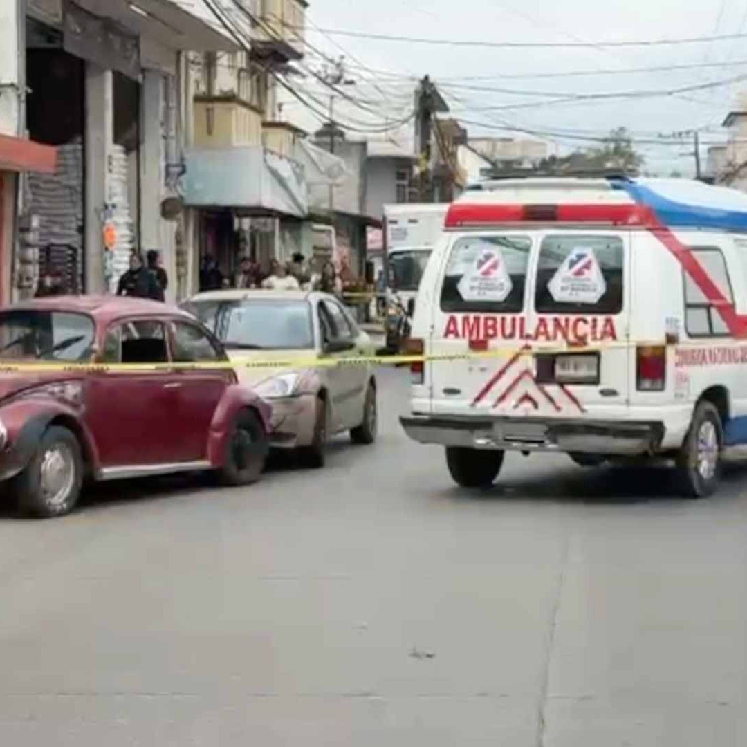 Conductor Sufre Infarto e Impacta Vehículo en Avenida Ébano Xalapa Veracruz