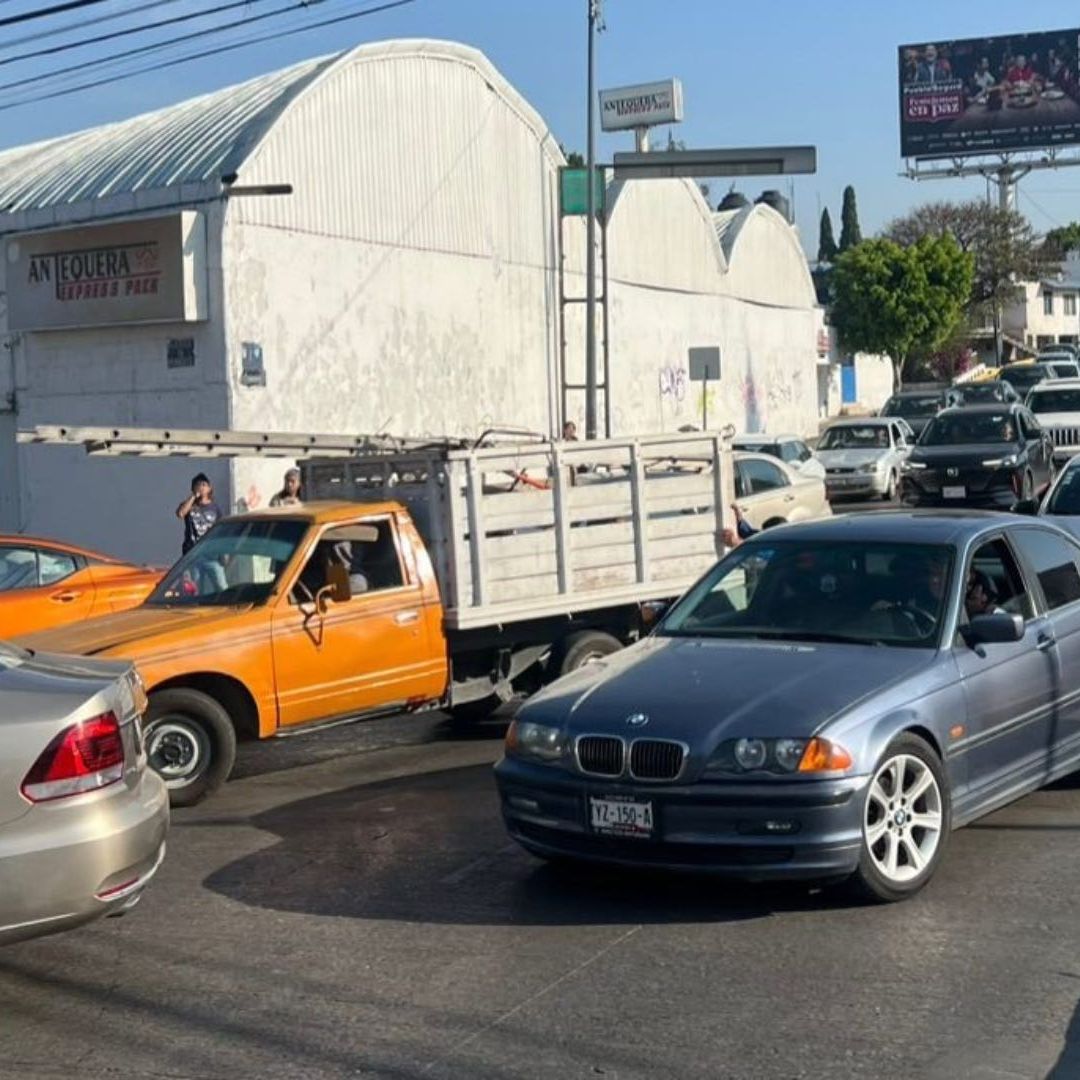 Manifestación Boulevard Bulevar Esteban de Antuñano Avenida 5 Poniente Puebla Calle Cerrada Tráfico