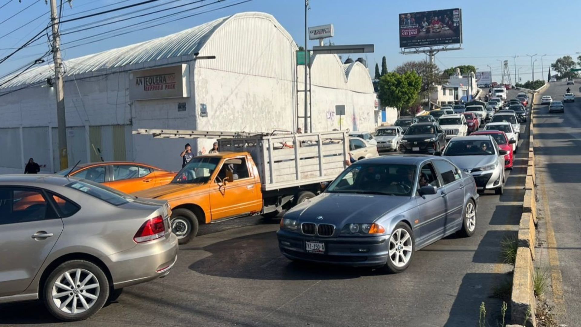Manifestación Boulevard Bulevar Esteban de Antuñano Avenida 5 Poniente Puebla Calle Cerrada Tráfico