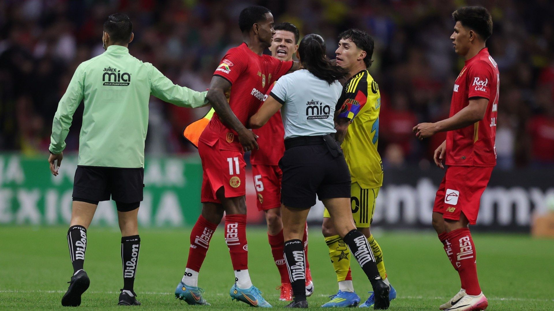 ¿Cuáles Son las Sanciones para Helinho, Zendejas, Mohamed, América y Toluca por Riña de la J15?