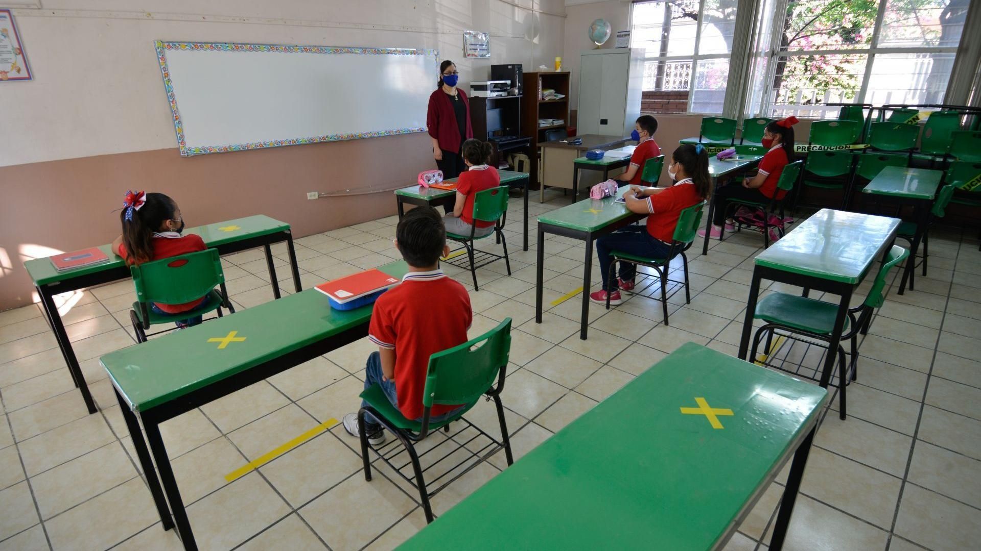 Hay Clases el 21 de Abril 2026 en Escuelas de México