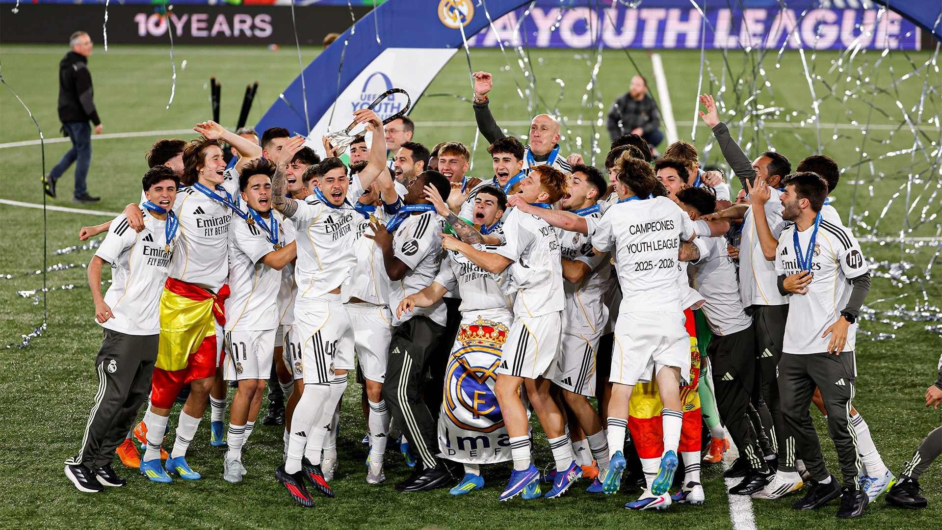 Los canteranos del Real Madrid ganaron el trofeo de la llamada Champions League Sub-19. Foto X: @lafabricacrm