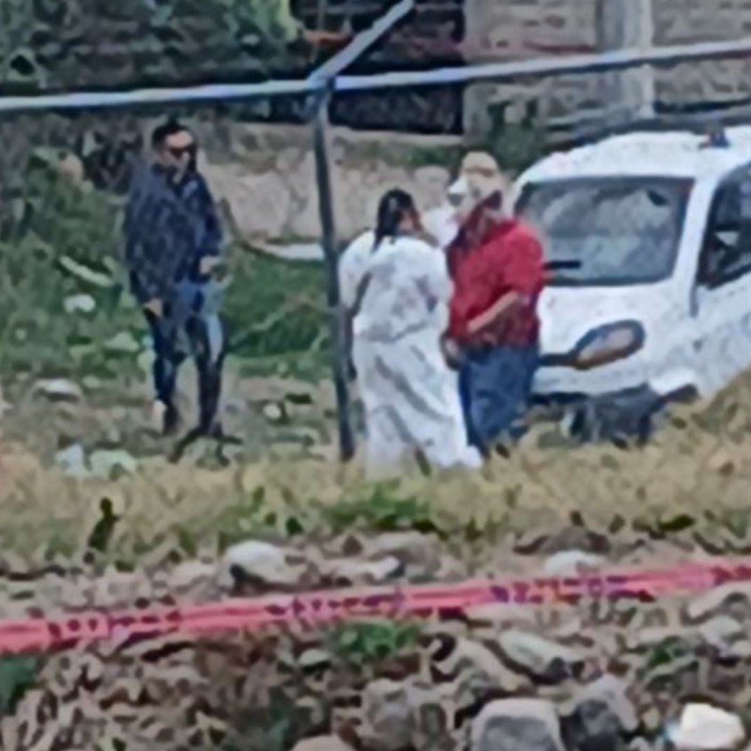 Hombre Muerto Asesinado a Balazos en Automóvil Blanco Taxi Colonia Tlacoyapan Junta Auxiliar San Miguel Canoa
