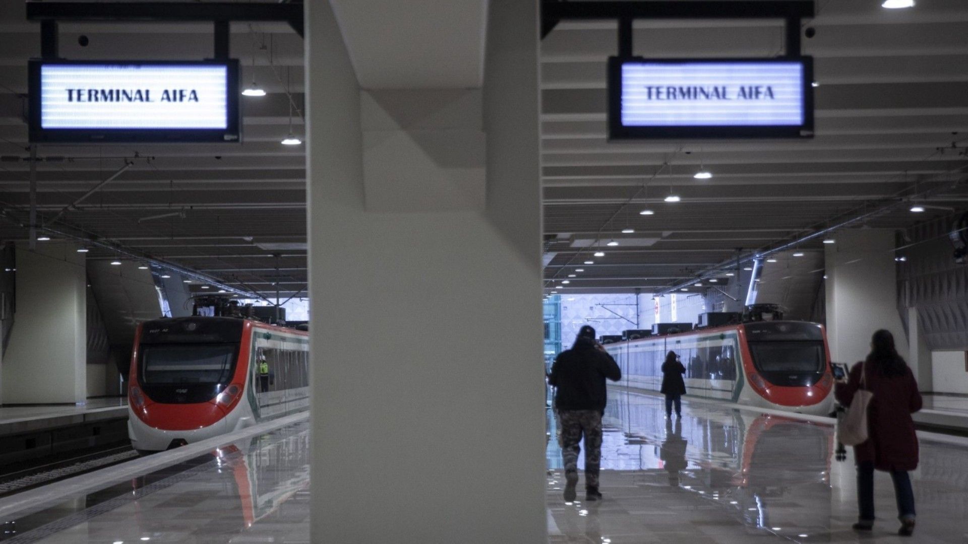 Estación del Tren Suburbano que conecta Lechería con destino al AIFA