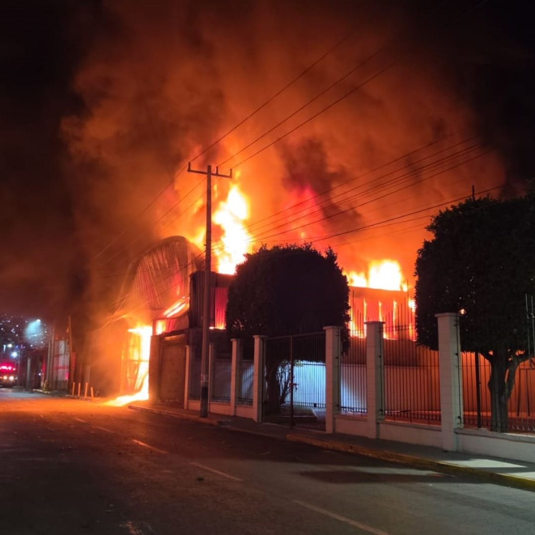 Las llamas por el incendio en Ecatepec se veían desde varios puntos