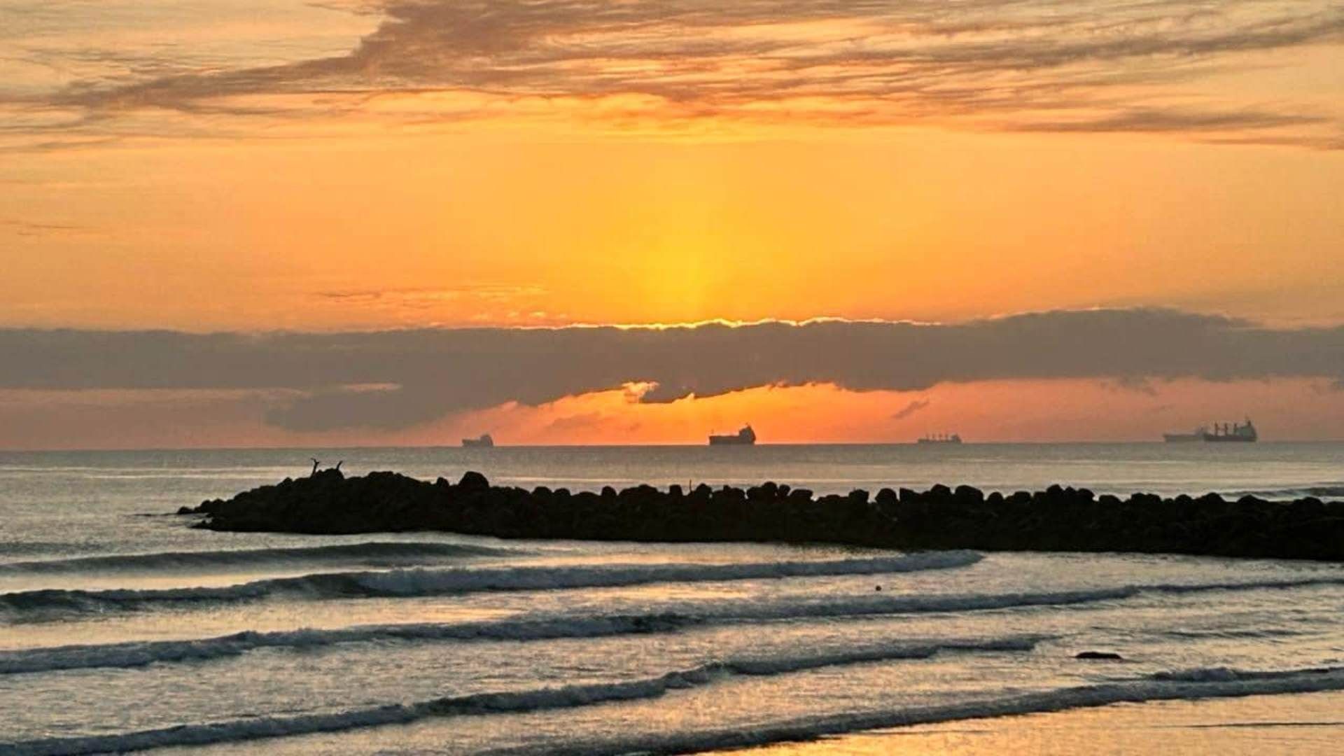 Hallan Cuerpo sin Vida de Mujer Flotando en Playa de Boca del Río Veracruz