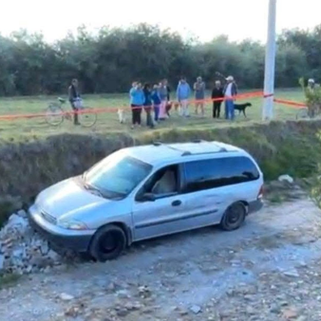 Hallazgo Cuerpo Muerto Sin Vida Cadáver Camioneta Windstar Acajete Camino Madalena Hueyapan Puebla