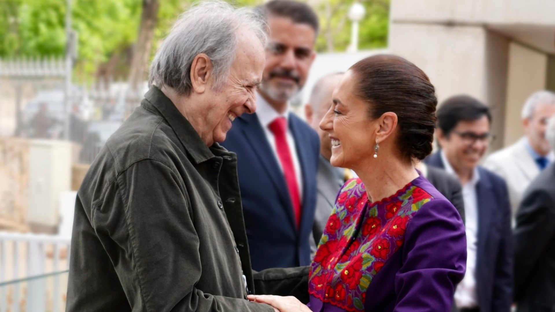 Sheinbaum Reconoce a Joan Manuel Serrat Como Símbolo de la Música y la Resistencia.
