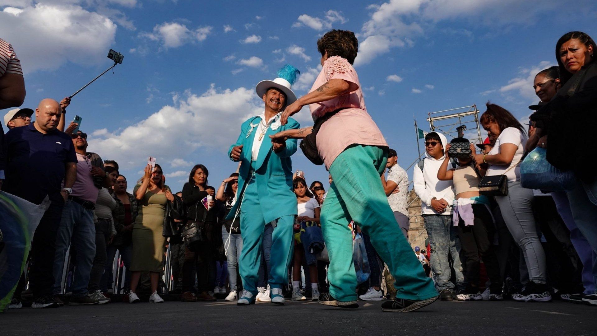Qué evento hay en el Zócalo CDMX hoy 19 de abril 2026 quién estará artistas y horarios del baile sonidero