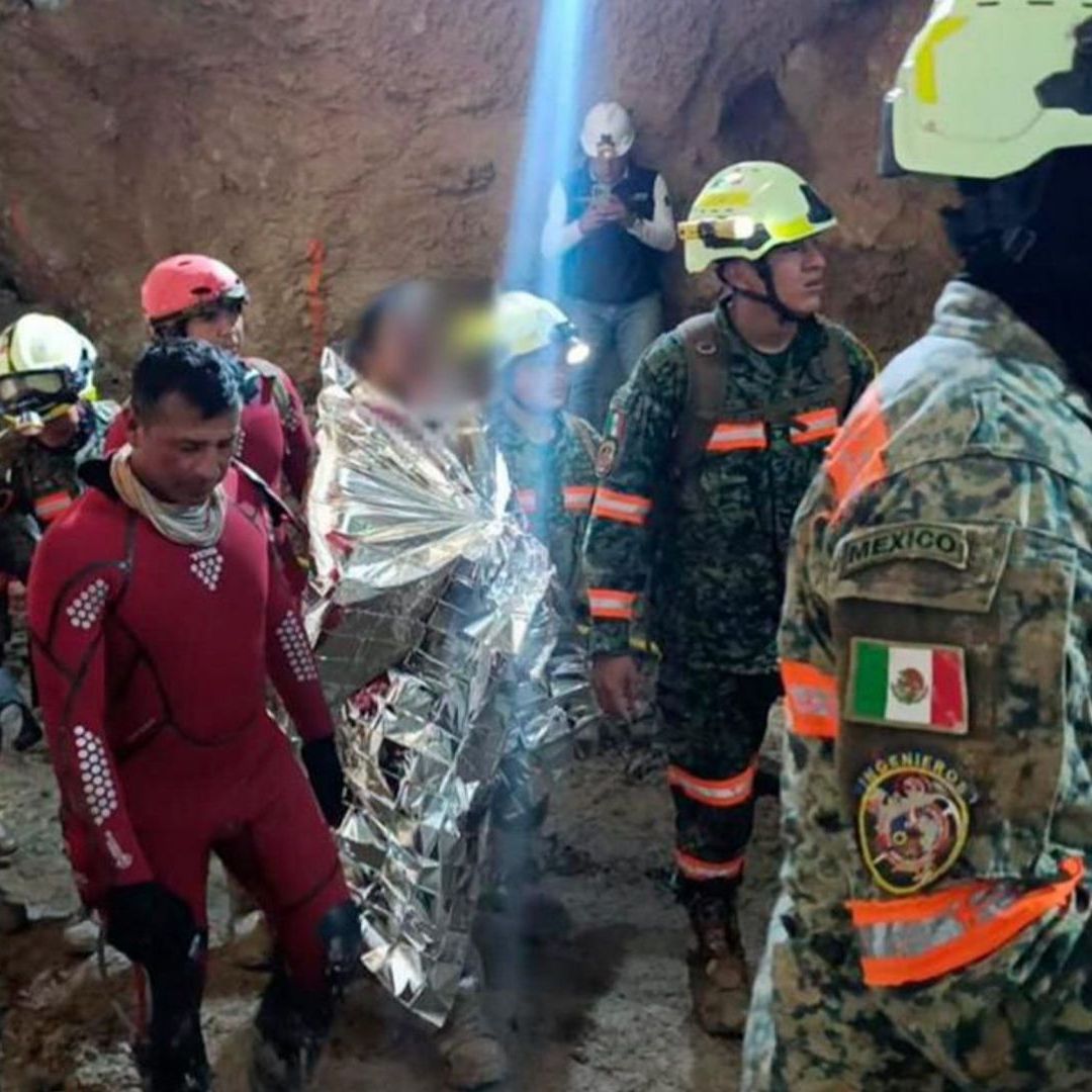 Equipos de rescate avanzan hacia el último minero.