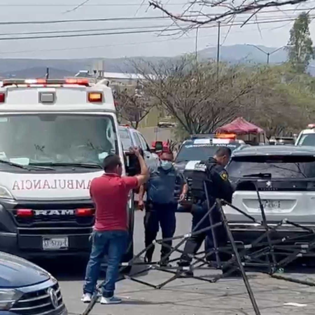 Conductora Embiste Puesto y Deja 6 Lesionados