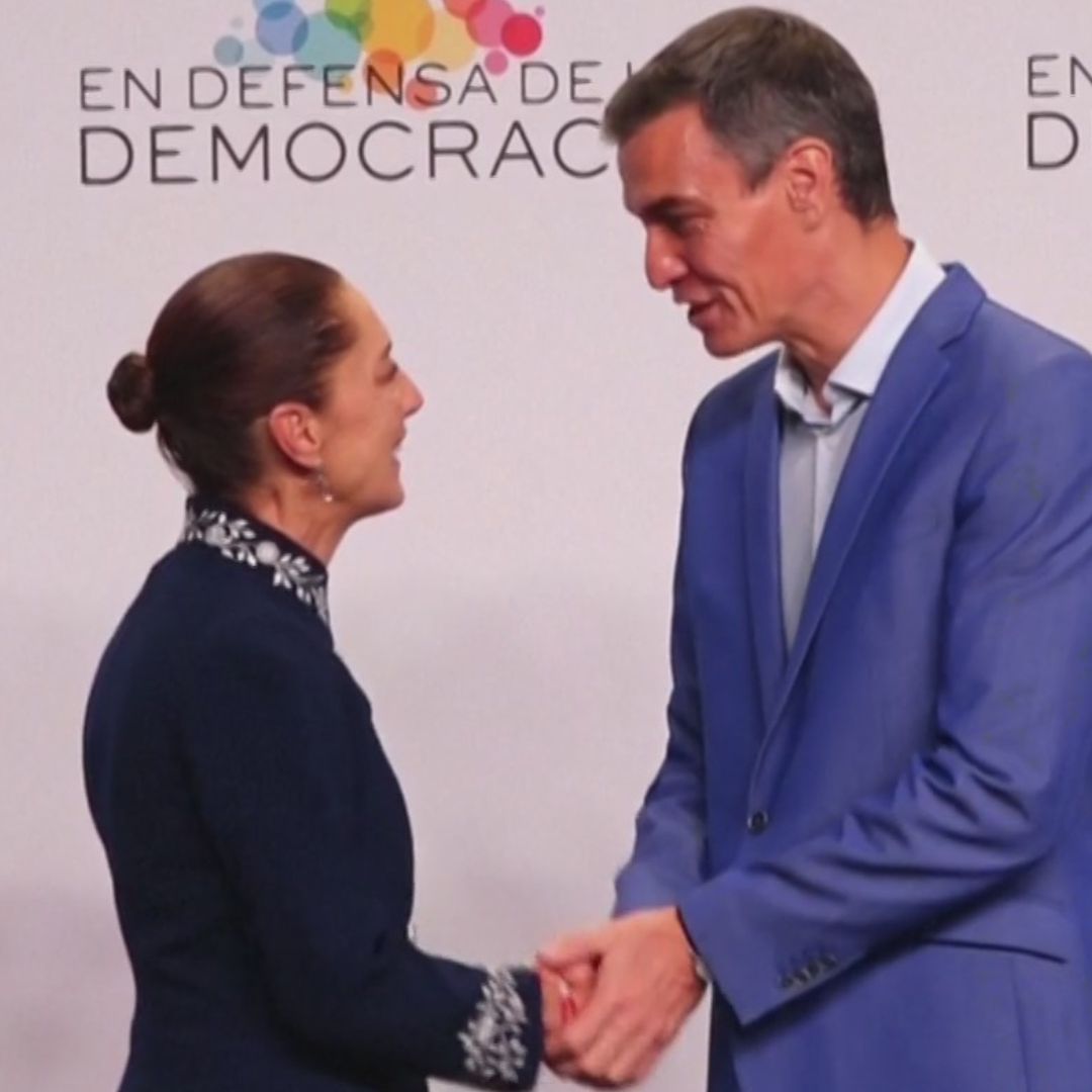 La Presidenta Sheinbaum Llega a la IV Cumbre ‘En Defensa de la Democracia’