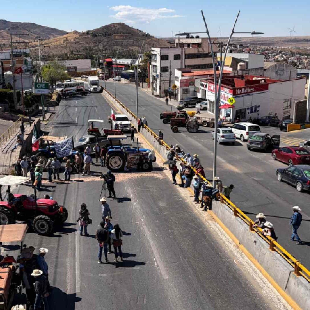 Carreteras bloqueadas hoy 18 de abril 2026. foto: Cuartoscuro