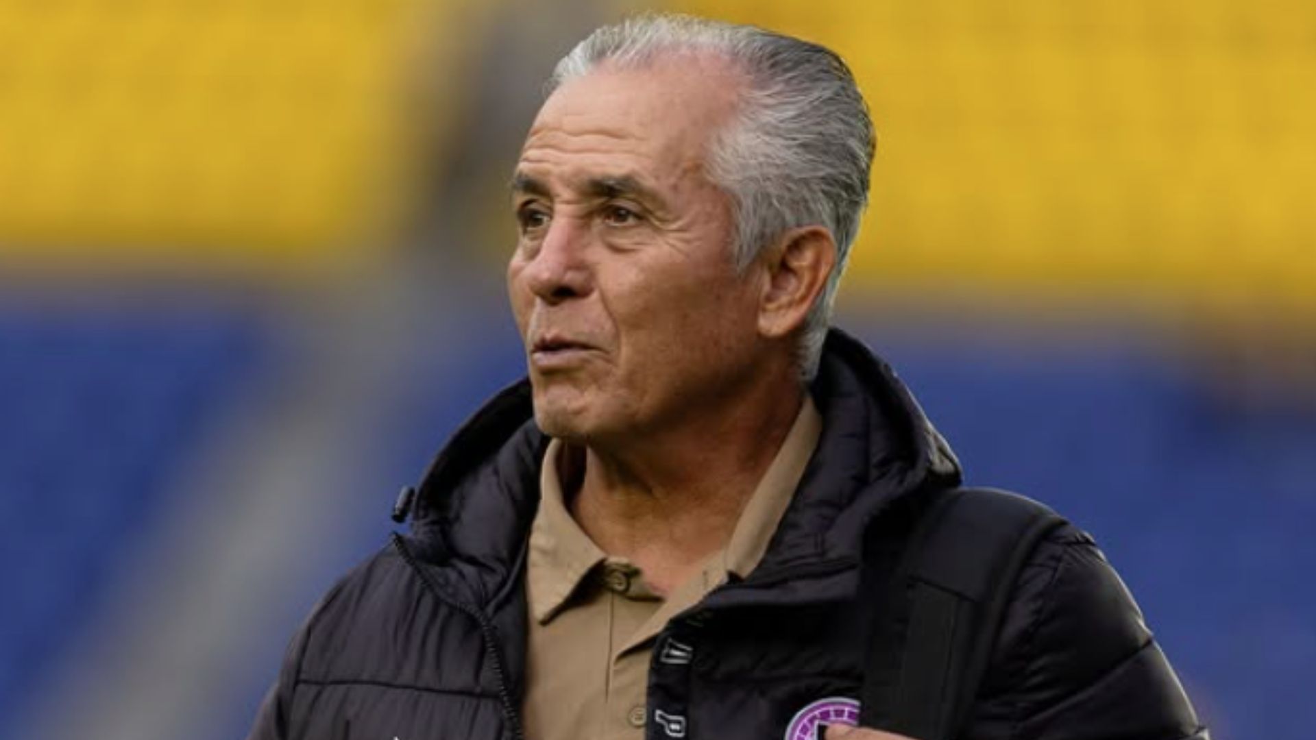 FMF Sanciona a Sergio Bueno, DT del Mazatlán, por Conducta vs Árbitra Katia Itzel en Partido