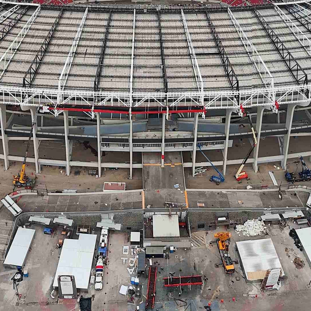 Estadio en CDMX, donde se inaugurará el Mundial 2026, durante trabajos de remodelación el 10 de marzo 2026. Foto: Cuartoscur