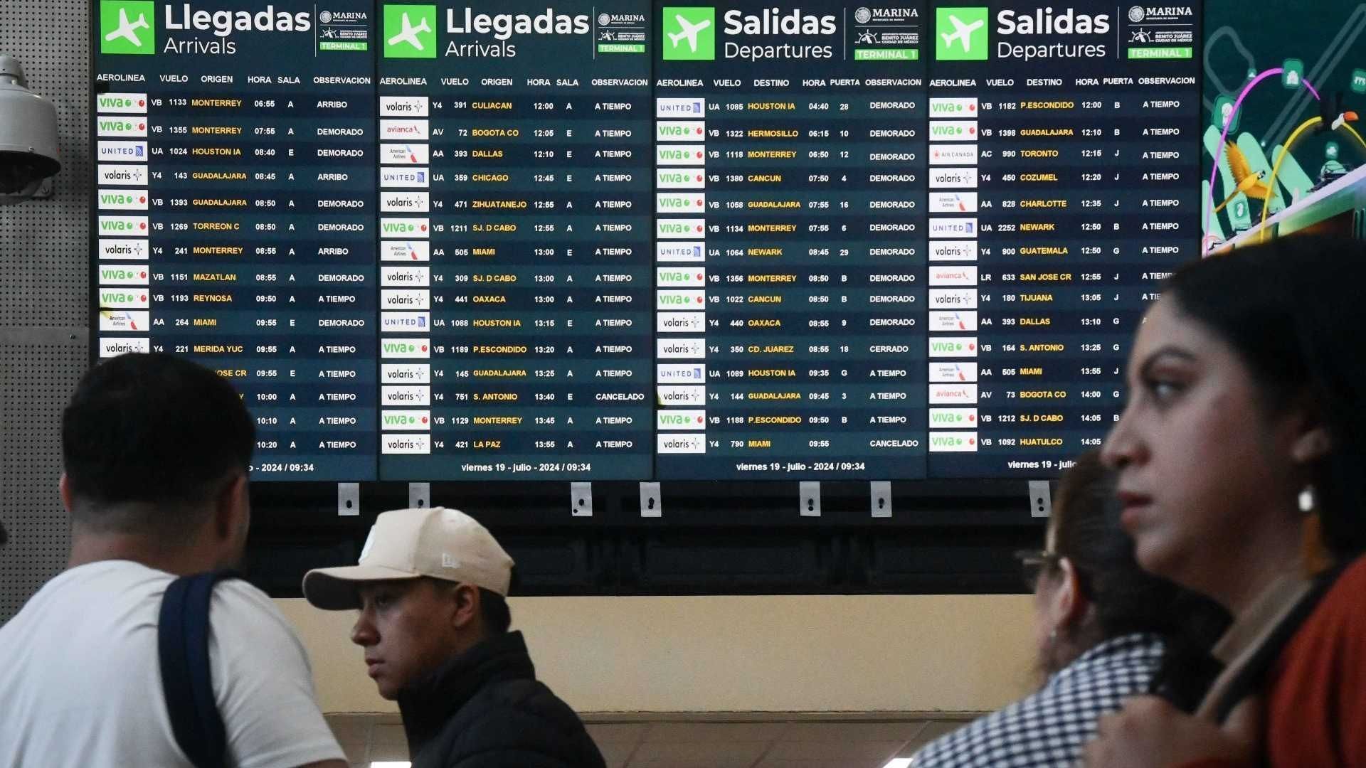 Pasajeros en el AICM