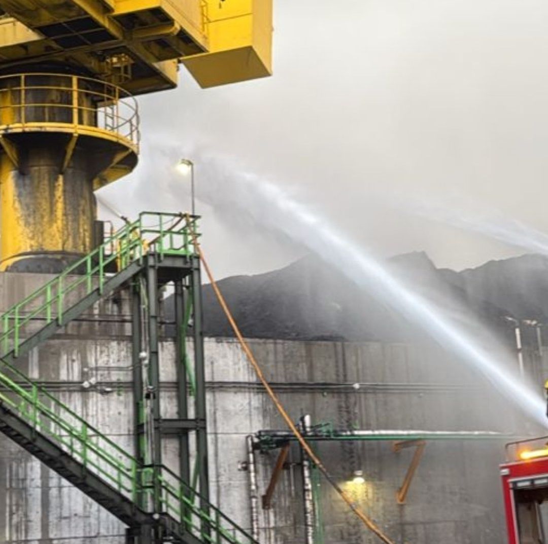 Sofocan Incendio en la Refinería Olmeca de Dos Bocas; No Se Reportan Lesionados