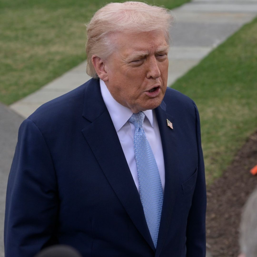Estados Unidos Conversa con Irán para Terminar Guerra y Trump Suspende Ataques a Plantas 5 Días.