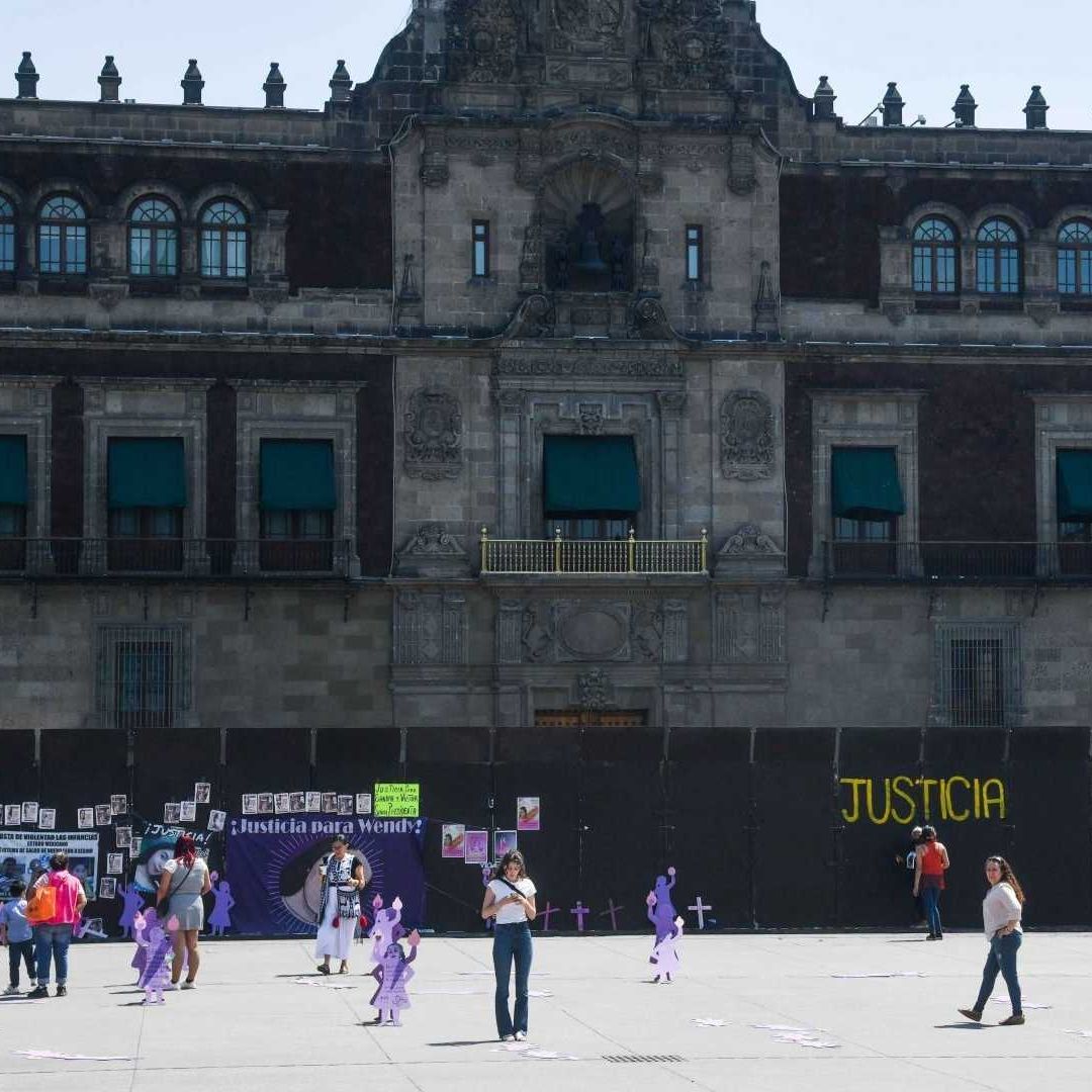Vallas metálicas resguardan Palacio Nacional