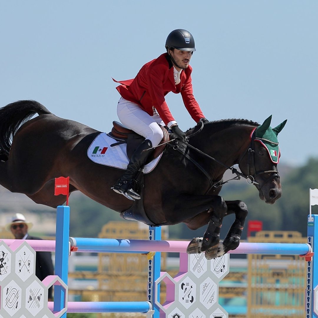 Mexicanos en Olimpiadas París 2024: Accidente en Salto Ecuestre Deja Fuera a Andrés Azcárraga