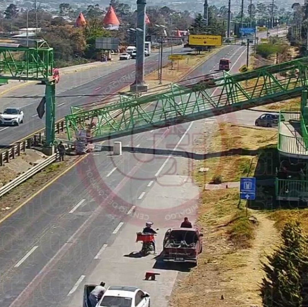 Cae puente en Hidalgo hoy.