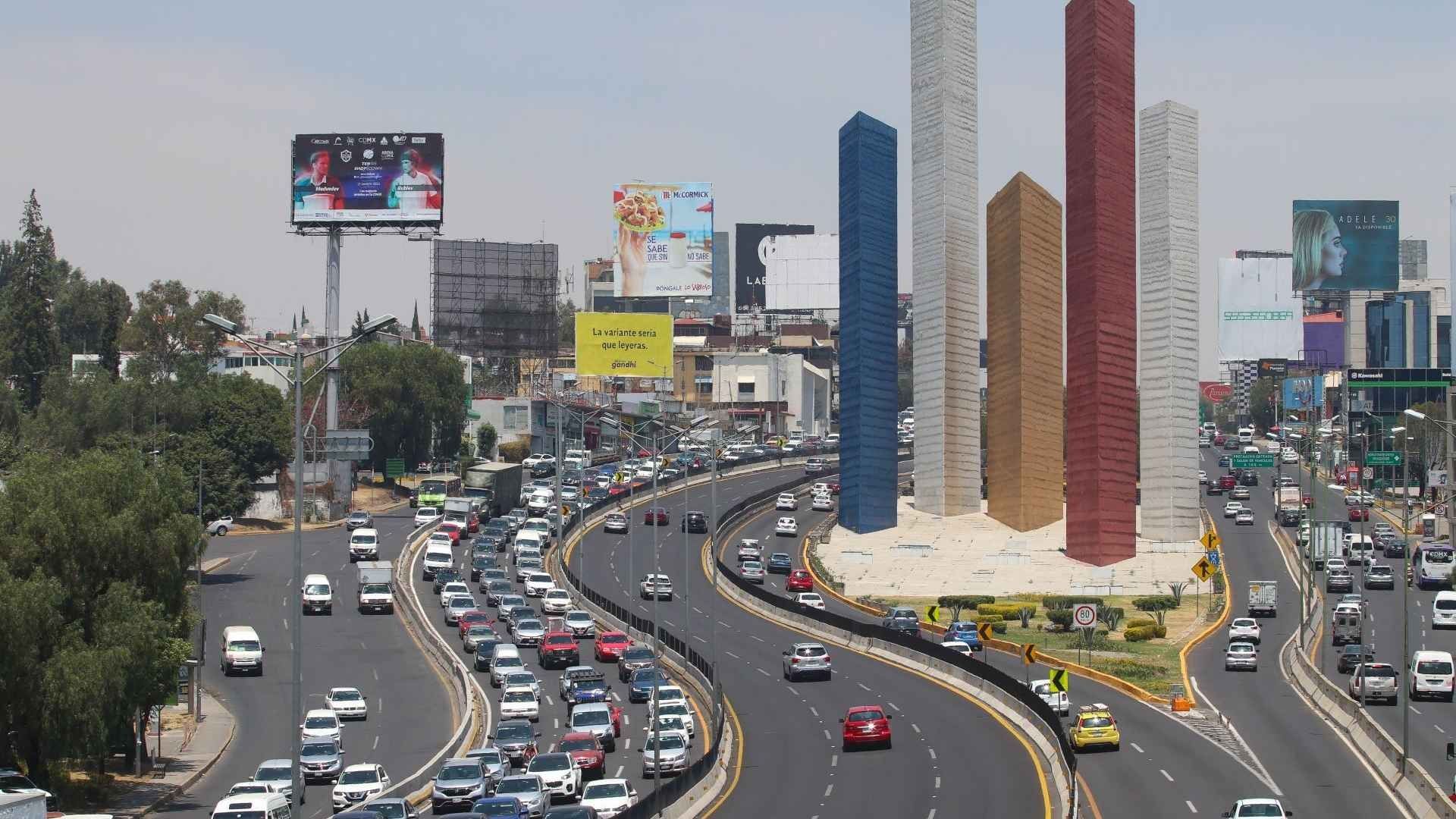 Caos vial en Torres de Satélite