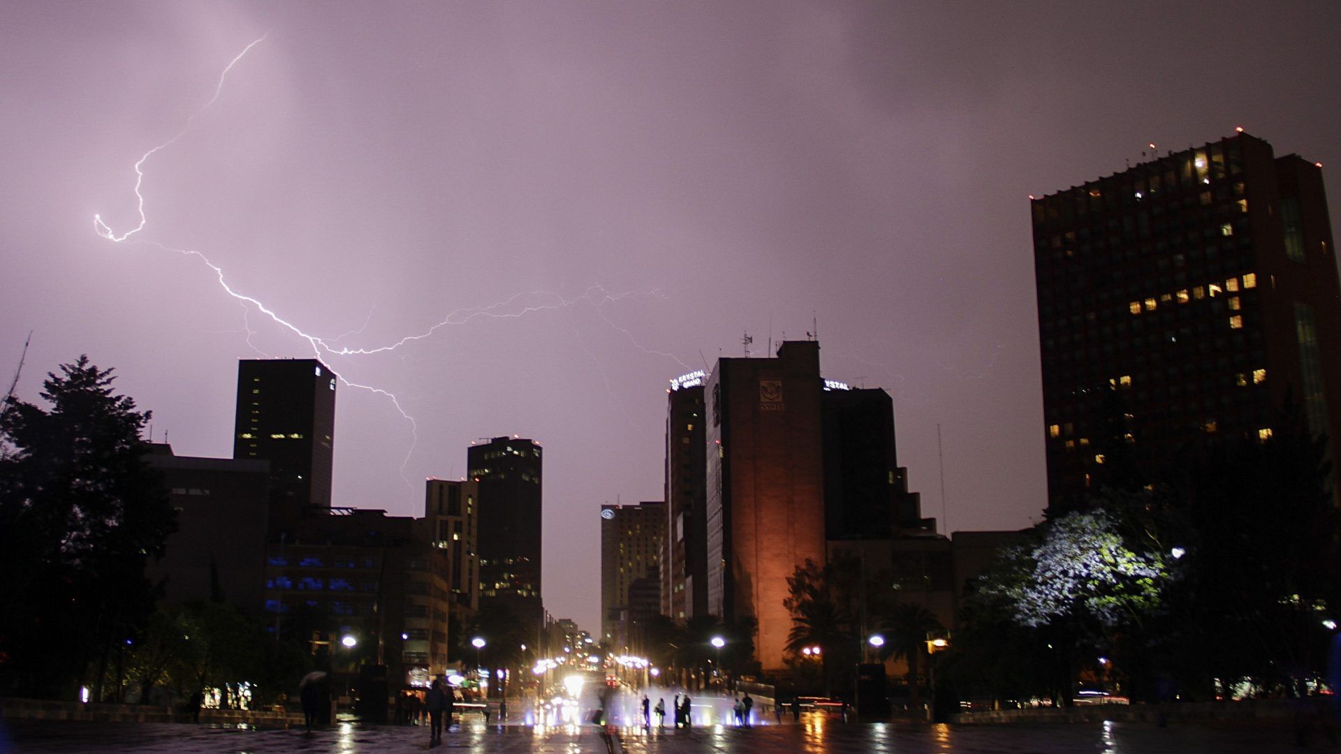 Tormenta eléctrica en la Ciudad de México en abril 2015. Foto: Cuartoscuro | Archivo