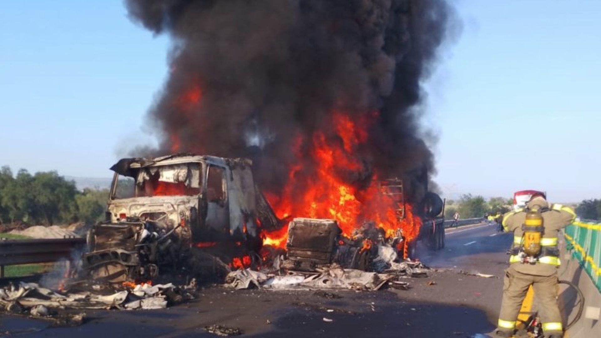 Tráfico Arco Norte Cerrado por Incendio Tráiler Hoy Vías Alternas Tula de Allende Hidalgo