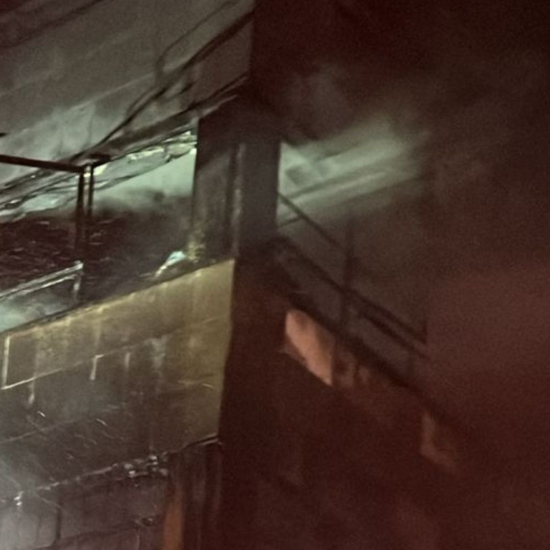 Extinguen Incendio en Edificios Frente al Mercado de Sonora Luego de 6 Horas.