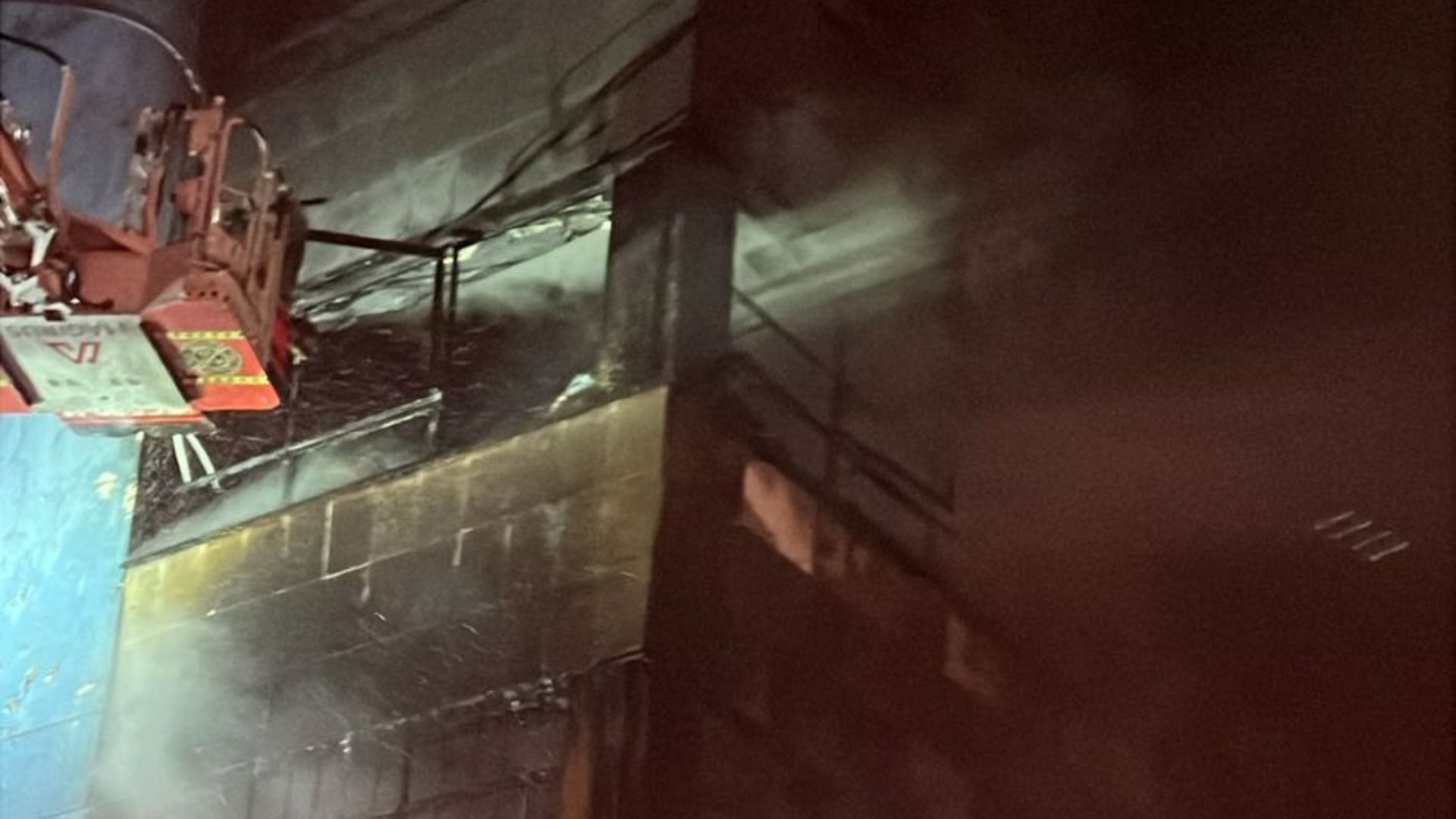 Extinguen Incendio en Edificios Frente al Mercado de Sonora Luego de 6 Horas.