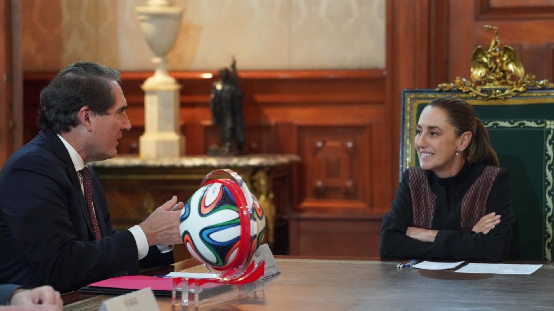 Sheinbaum Anuncia Inversión Millonaria de Coca Cola y Revela Ruta de Trofeo Mundialista