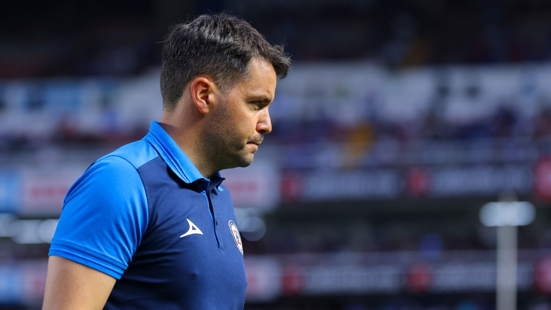Nicolás Larcamón ya no es Técnico de Cruz Azul; ¿Quién Será su Reemplazo?