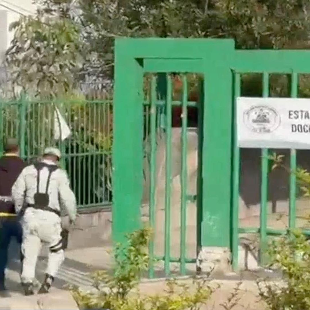 entrada a bachillerato de Coatepec donde hubo una amenaza de tiroteo hoy.