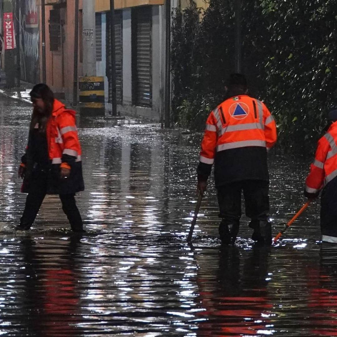Encharcamiento por lluvia en CDMX el 21 de abril 2026. Foto: Cuartoscuro