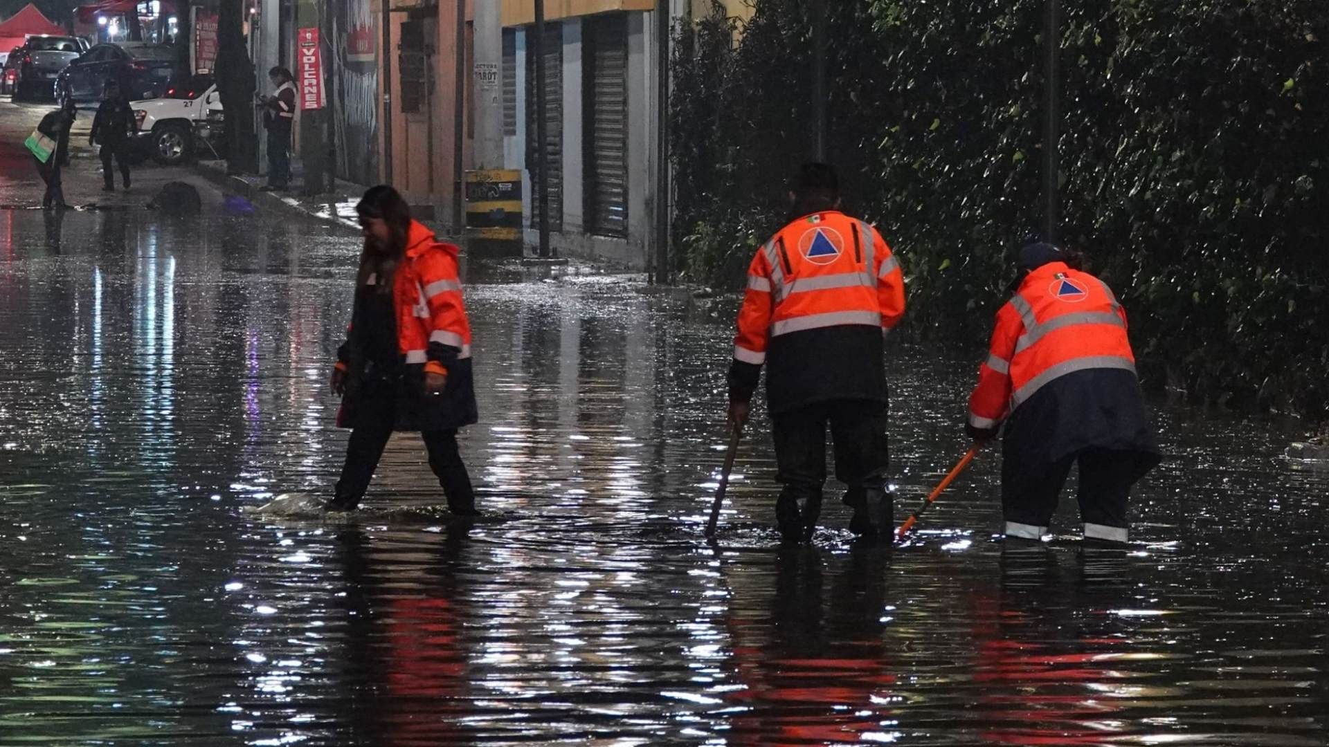 Encharcamiento por lluvia en CDMX el 21 de abril 2026. Foto: Cuartoscuro