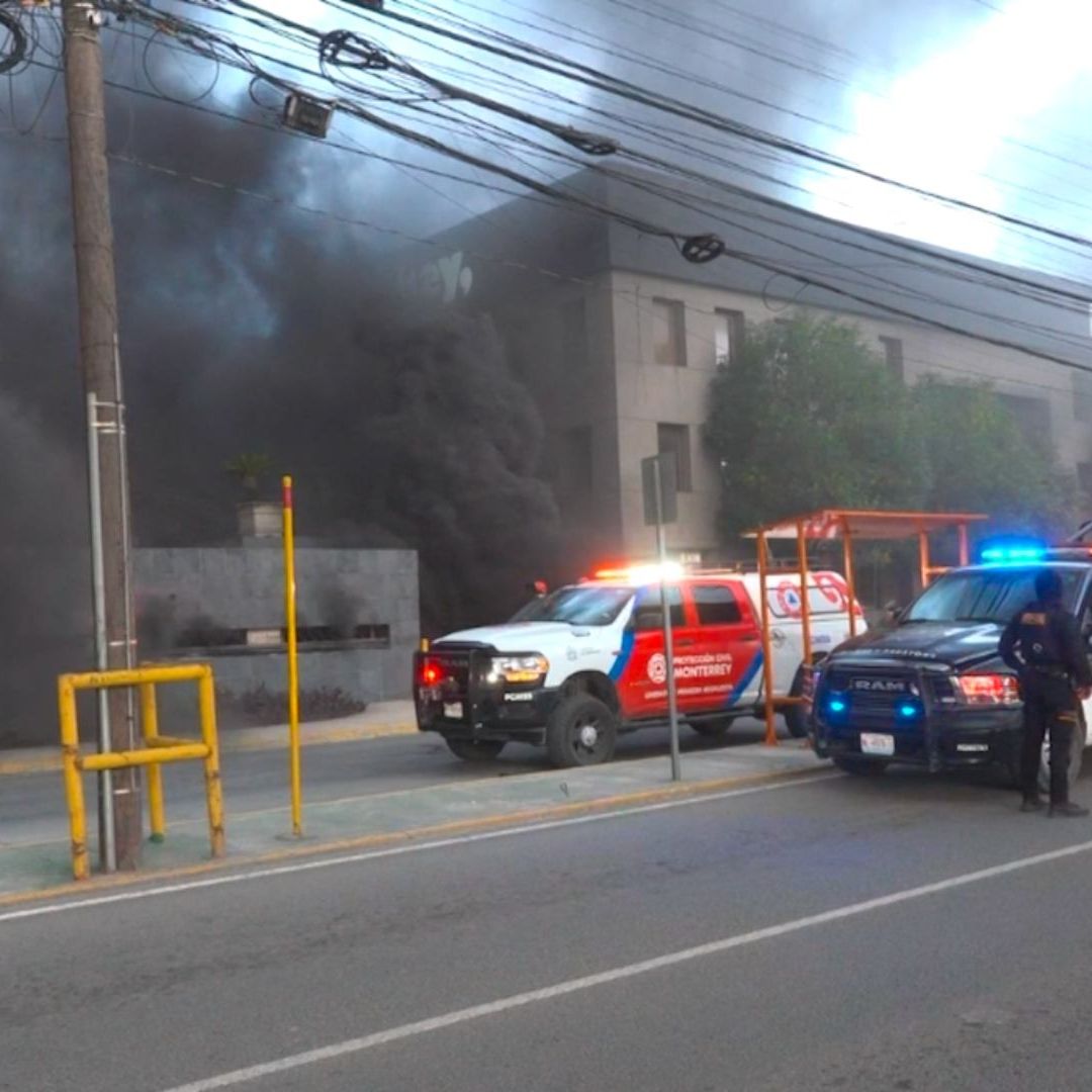 Se Registra Incendio en Subestación de Edificio de Banco en Monterrey