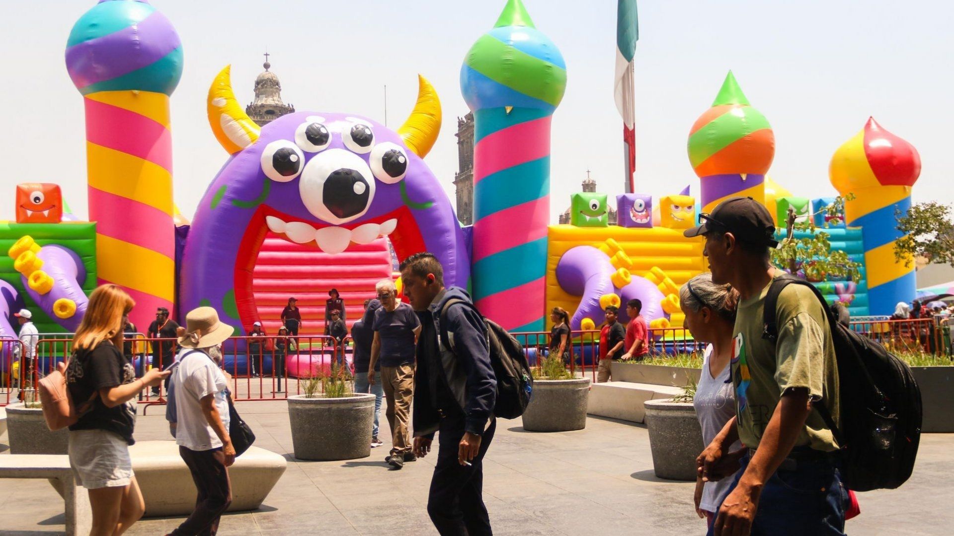 Habrá circo y pista de hielo en el Zócalo CDMX del 24 al 26 de abril 2026 lista de actividades por evento