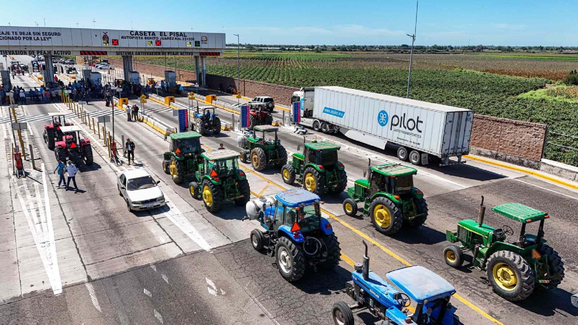 Carreteras Bloqueadas hoy. Foto: Cuartoscuro