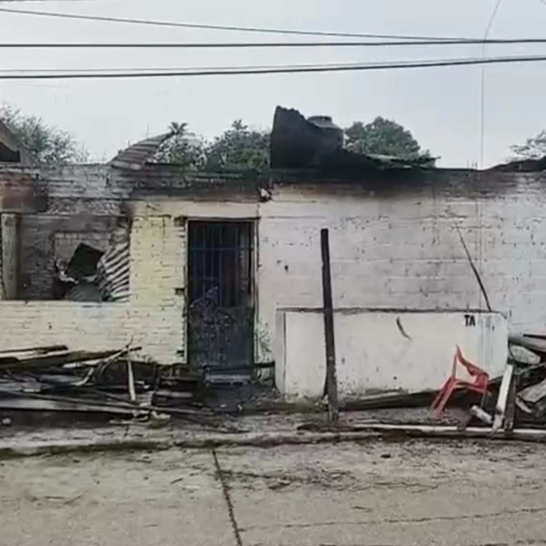 Mascota Termina con Quemaduras y Vivienda es Pérdida Total en Colonia Parcela 14 Poza Rica Veracruz