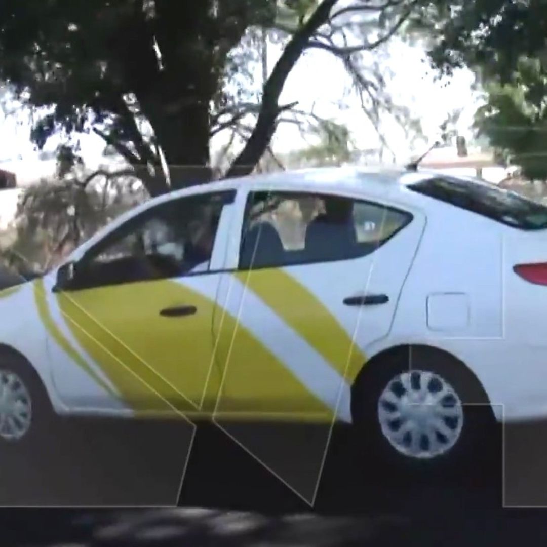 Taxistas rumbo al Aeropuerto Internacional de Guadalajara.